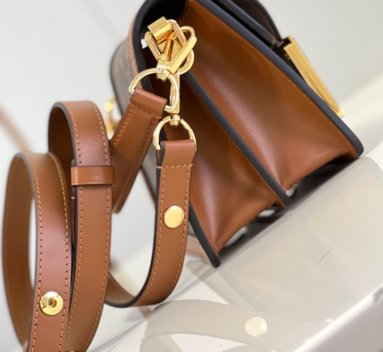 A-0018 Louis Vuitton Mini Dauphine M46537