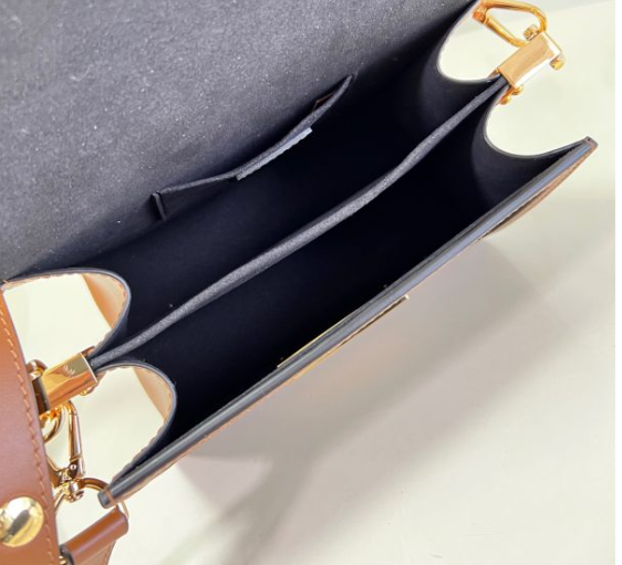 A-0018 Louis Vuitton Mini Dauphine M46537