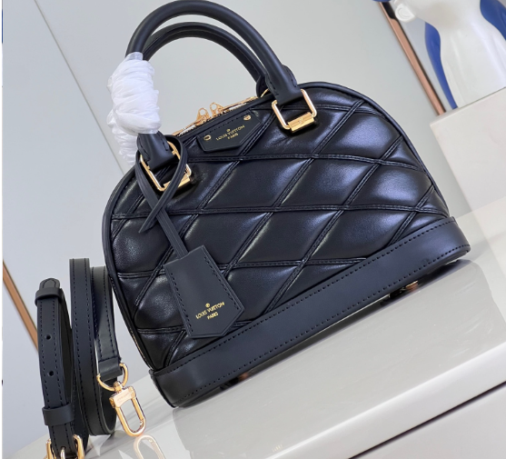 Louis Vuitton Alma BB M23666