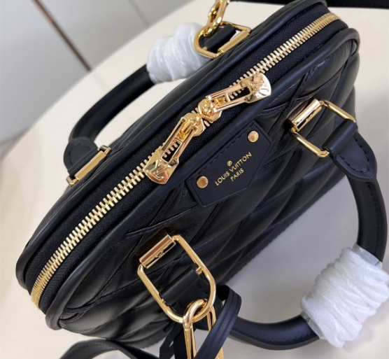 Louis Vuitton Alma BB M23666