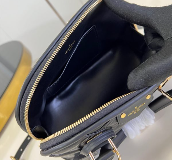 Louis Vuitton Alma BB M23666