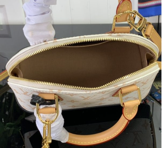 Louis Vuitton Alma BB M46922