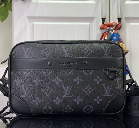 Louis Vuitton Alpha Messenger M46955