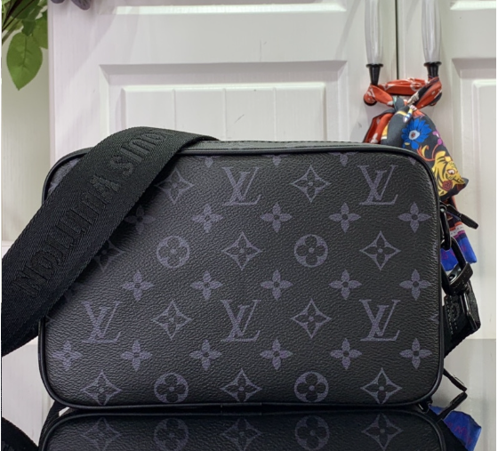 Louis Vuitton Alpha Messenger M46955
