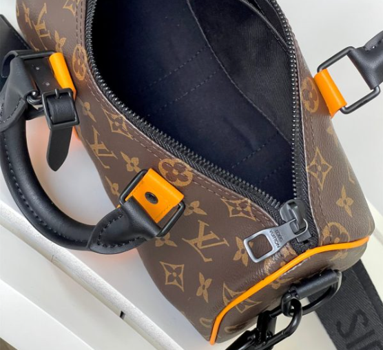 Louis Vuitton Keepall Bandoulière 25 M46687