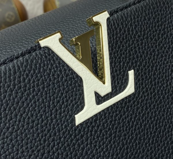 Louis Vuitton Capucines BB M23950
