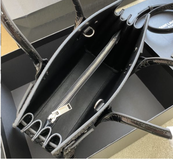 Saint Lauren Paris Handbag 398710