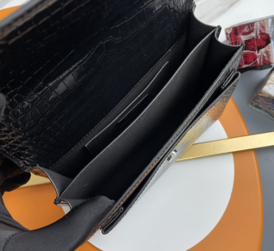 Saint Lauren Sunset Medium In Smooth Leather 442906