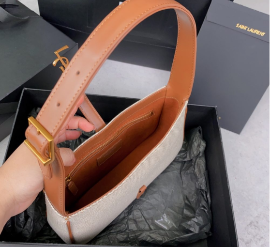 Saint Laurent Le 5 À 7 In Padded Lambskin 763419