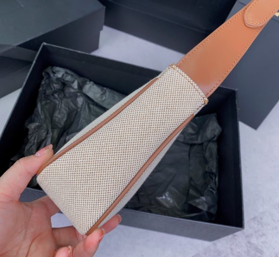 Saint Laurent Le 5 À 7 In Padded Lambskin 763419