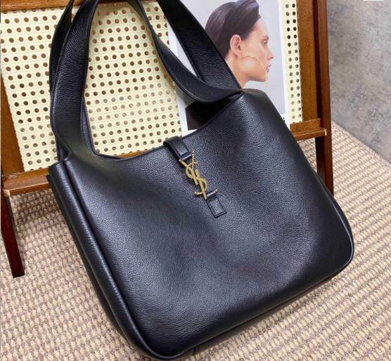 Saint Laurent Le 5 À 7 Bea In Grained Leather 763435