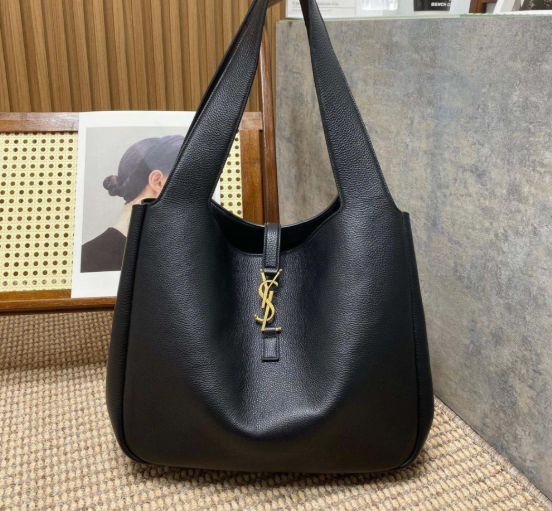 Saint Laurent Le 5 À 7 Bea In Grained Leather 763435