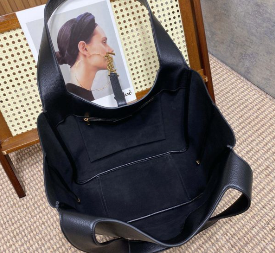 Saint Laurent Le 5 À 7 Bea In Grained Leather 763435