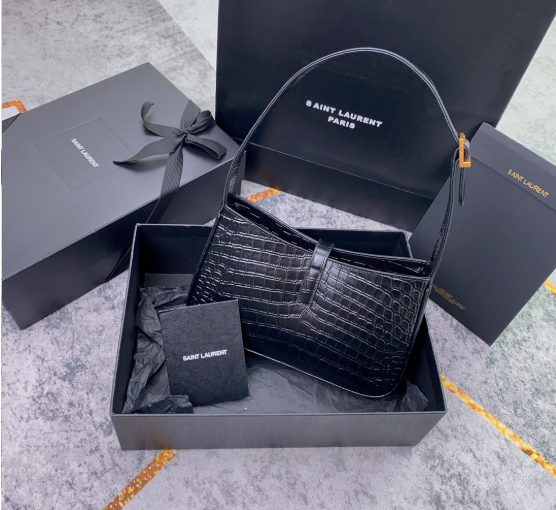 Saint Laurent Le 5 À 7 In Padded Lambskin 763419