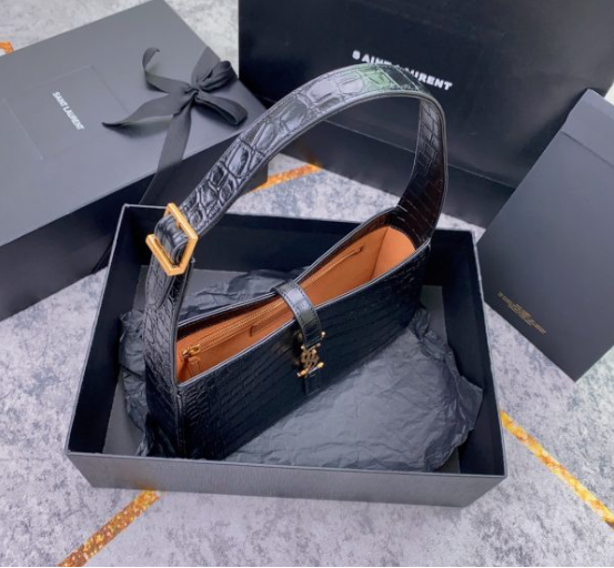 Saint Laurent Le 5 À 7 In Padded Lambskin 763419