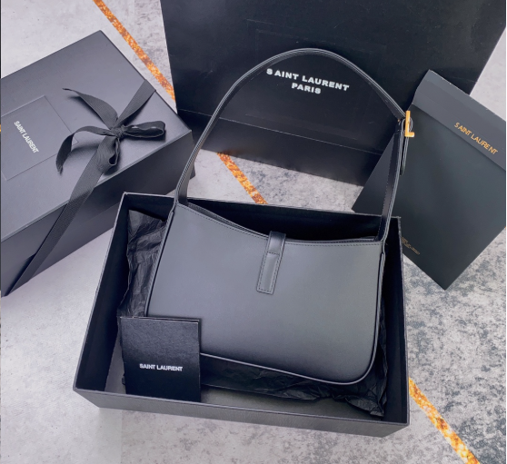 Saint Laurent Le 5 À 7 In Padded Lambskin 763419