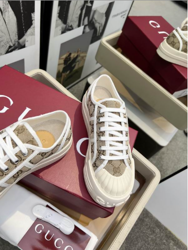 GG Classic Court Sneakers