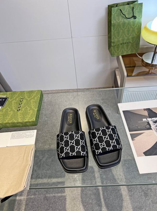 GG Noir Signature Monogram Slides