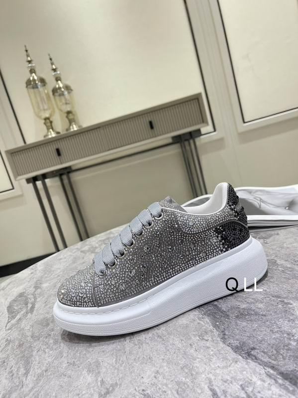 AMQ Crystal Crest Oversized Sneakers Grey
