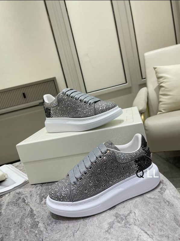 AMQ Crystal Crest Oversized Sneakers Grey
