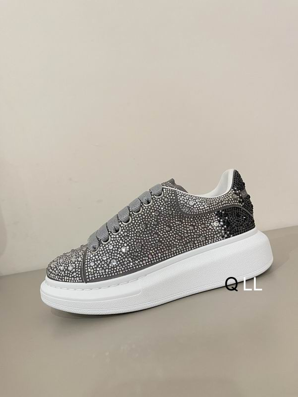 AMQ Crystal Crest Oversized Sneakers Grey