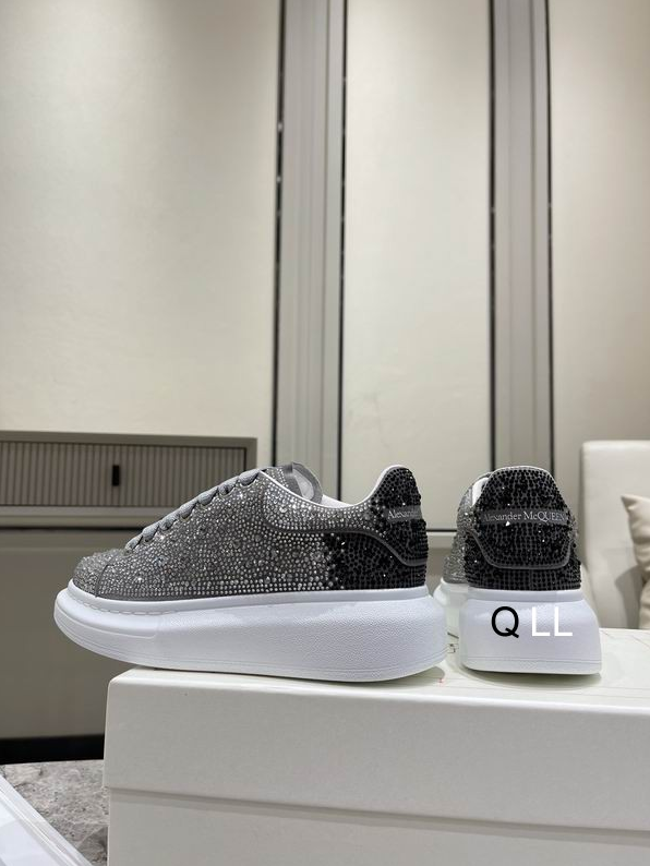 AMQ Crystal Crest Oversized Sneakers Grey