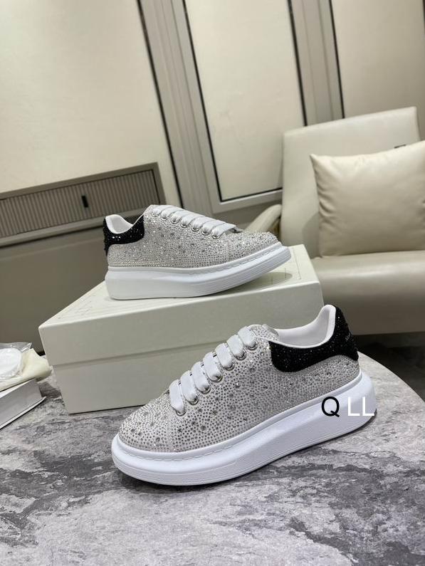 AMQ Crystal Crest Oversized Sneakers Grey and Black