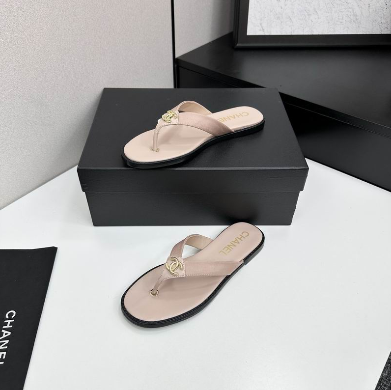 CC Crest Emblem Thong Sandals