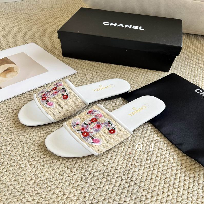 CC Floral Crest Raffia Slide