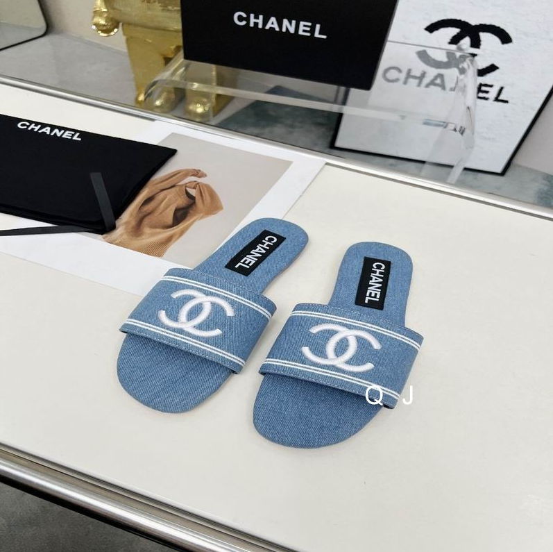 CC Denim Crest Logo Slides