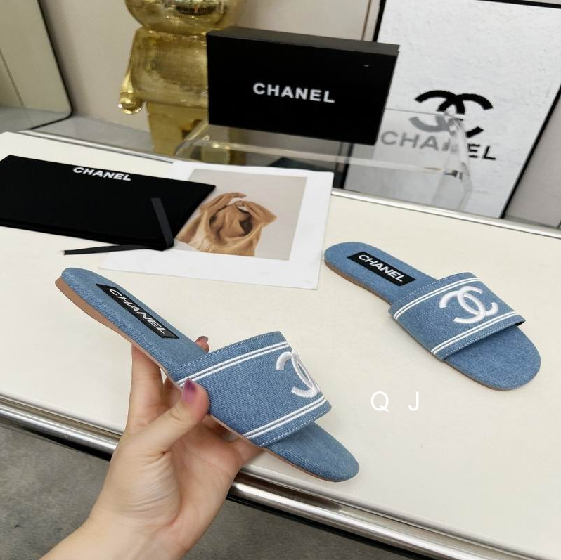 CC Denim Crest Logo Slides