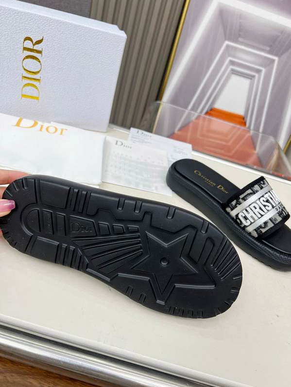 CD Icon Weave Logo Slides