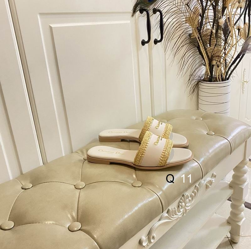 CD Woven Crest Resort Slides