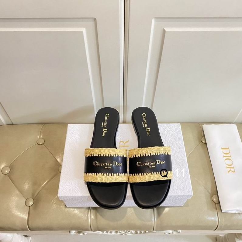 CD Woven Crest Resort Slides