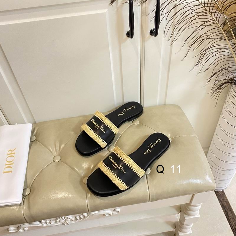 CD Woven Crest Resort Slides