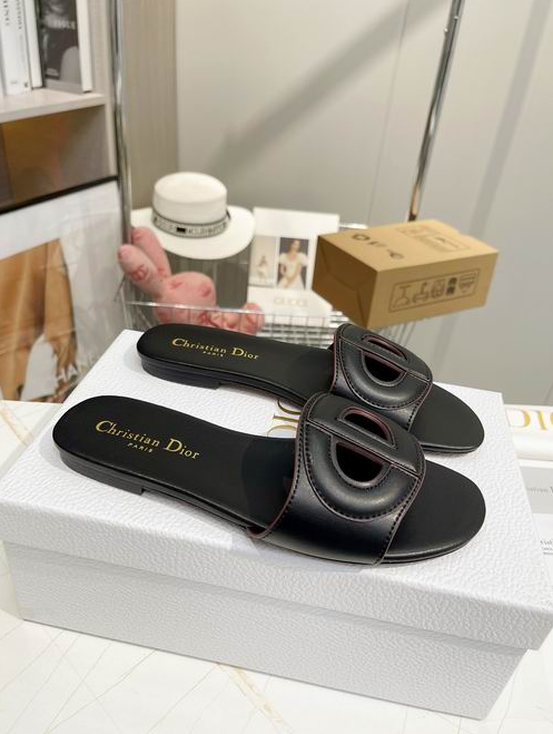 CD Signature Buckle Comfort Slide