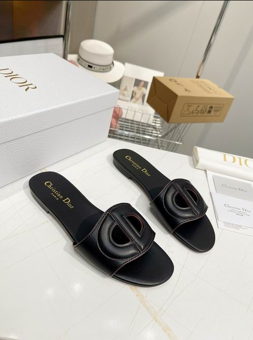 CD Signature Buckle Comfort Slide