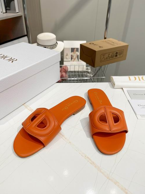 CD Signature Buckle Comfort Slide