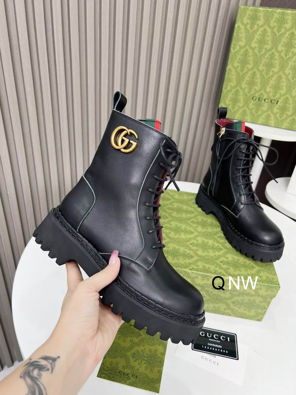GG Noir Crest Lace-Up Lug Boots