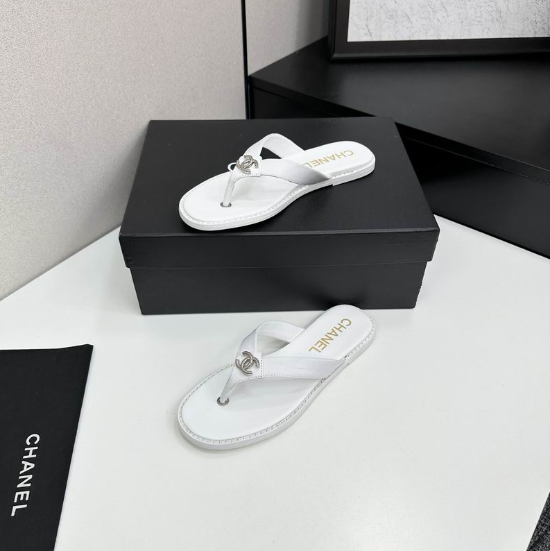 CC Crest Emblem Thong Sandals